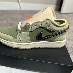 AIR JORDAN 1 LOW SE CRAFT GS 'SKY J LIGHT OLIVE'